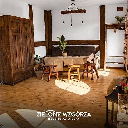 Zielone Wzgorza - Hobbitowe Domki Na Kaszubach