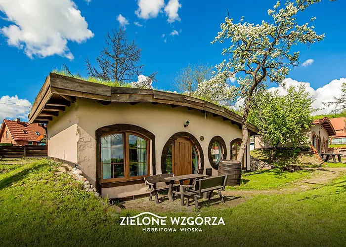 Zielone Wzgorza - Hobbitowe Na Kaszubach * 普日维兹