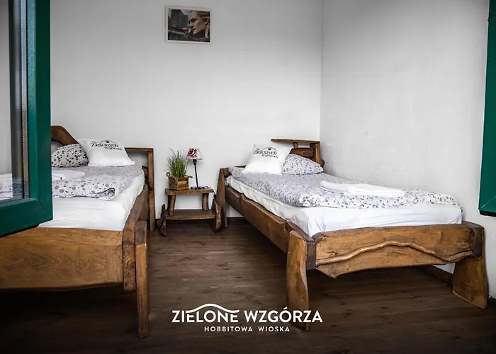 Zielone Wzgorza - Hobbitowe Na Kaszubach * 普日维兹