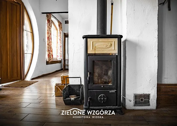 Zielone Wzgorza - Hobbitowe Na Kaszubach * 普日维兹