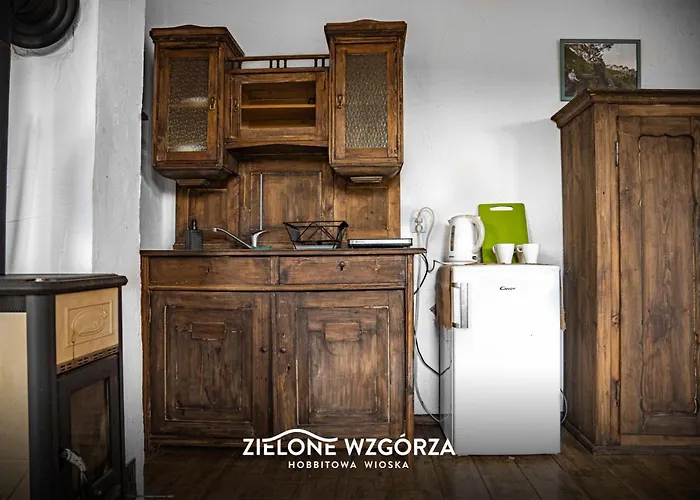 Zielone Wzgorza - Hobbitowe Na Kaszubach 普日维兹