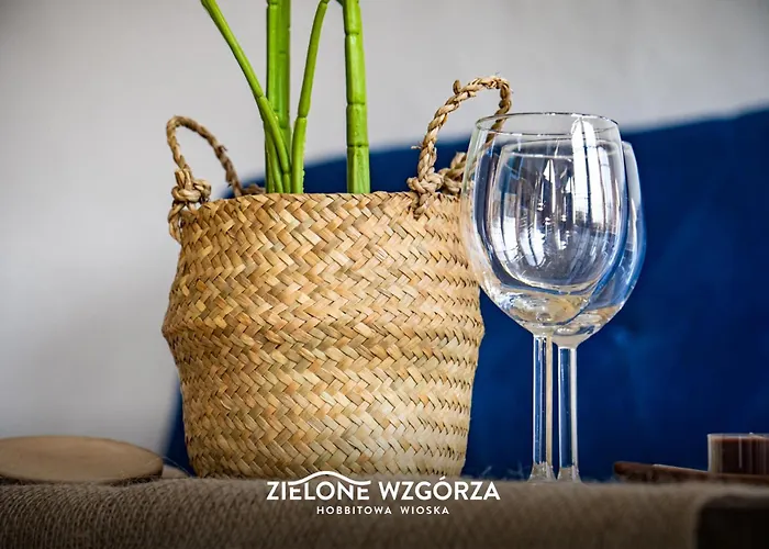 Zielone Wzgorza - Hobbitowe Na Kaszubach 普日维兹